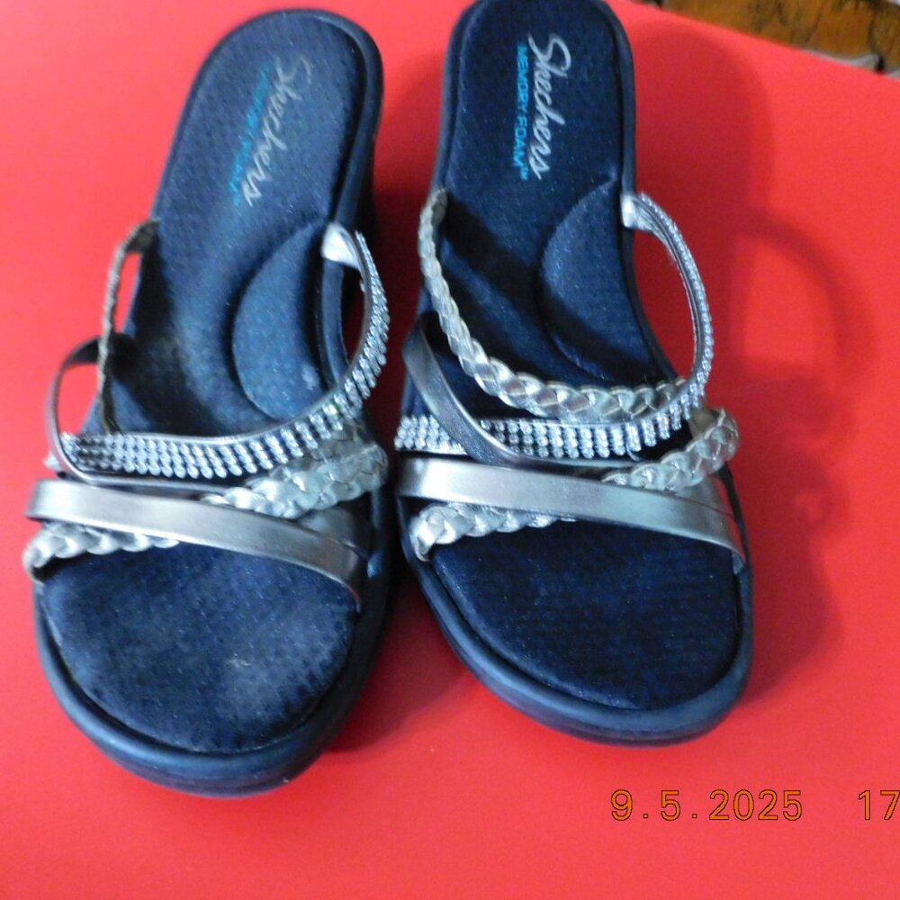 Sketchers Memory Foam Silver Multi color